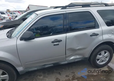 2009 Ford Escape Xlt из США, поврежденный, VIN 1FMCU03G69KC67330